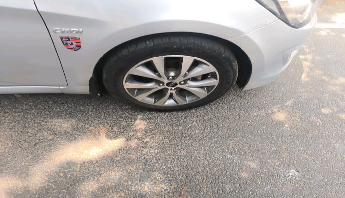 2016 Hyundai Verna 1.6 CRDI SX, Diesel, Manual, 73,077 km, tyre