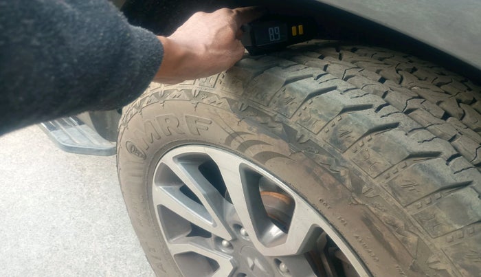 2022 Mahindra SCORPIO-N Z8 PETROL AT 7 STR, Petrol, Automatic, 1,07,355 km, tyre