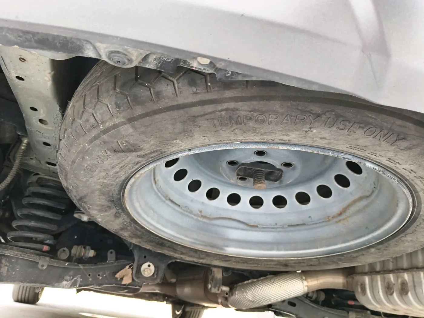 2021 Mahindra XUV700 AX 7 P MT 7 STR, Petrol, Manual, 81,216 km, tyre