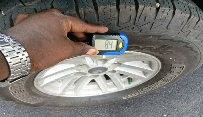 2004 Ford Endeavour XLT 4X2 MT, Diesel, Manual, 2,28,993 km, tyre