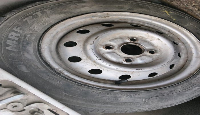 2011 Maruti Wagon R 1.0 LXI, Petrol, Manual, 98,330 km, tyre