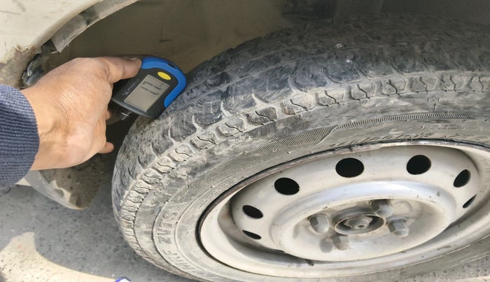 2011 Maruti Wagon R 1.0 LXI, Petrol, Manual, 98,330 km, tyre