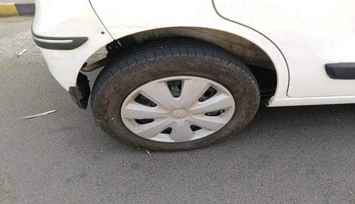 2017 Maruti Wagon R 1.0 VXI, CNG, Manual, 1,20,835 km, tyre