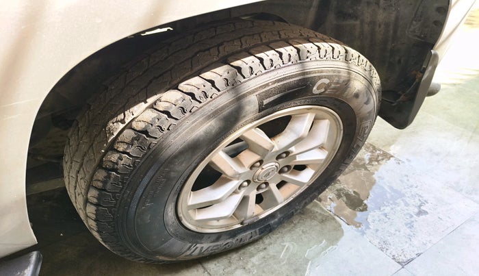 2016 Mahindra TUV300 T8, Diesel, Manual, 25,064 km, tyre