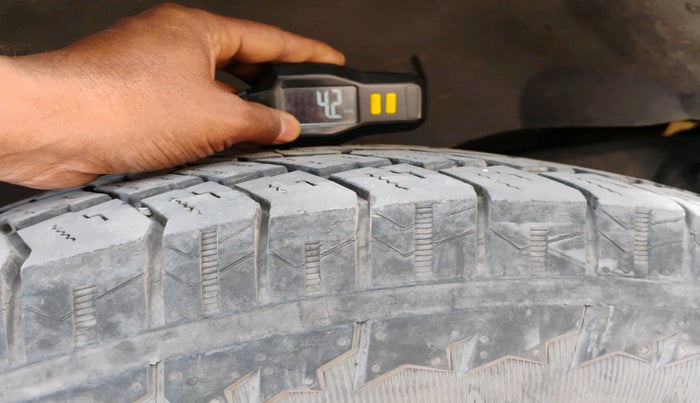 2023 Mahindra Thar LX HARD TOP 4WD MT, Diesel, Manual, 68,061 km, tyre