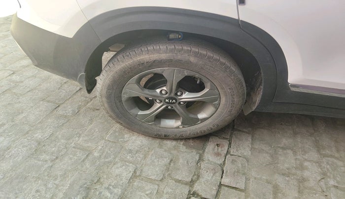 2022 KIA SELTOS HTK PLUS 1.5, Petrol, Manual, 11,663 km, tyre