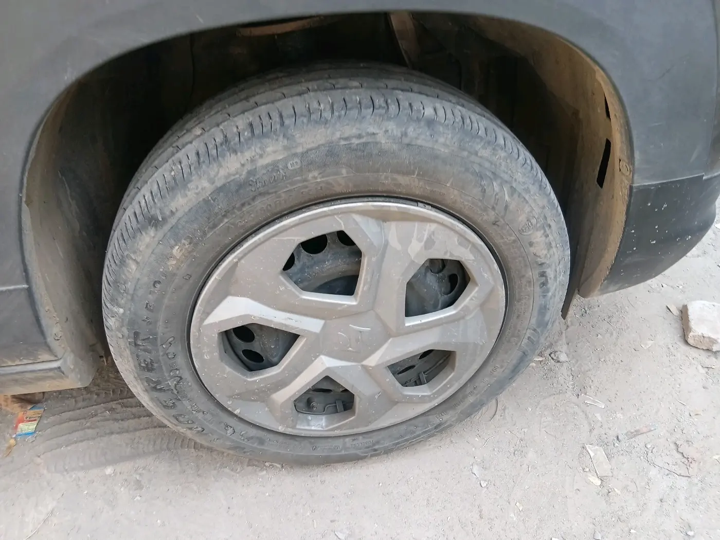 2023 Maruti BREZZA VXI S-CNG, CNG, Manual, 62,560 km, tyre