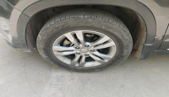 2016 Maruti Vitara Brezza ZDI, Diesel, Manual, 55,907 km, tyre