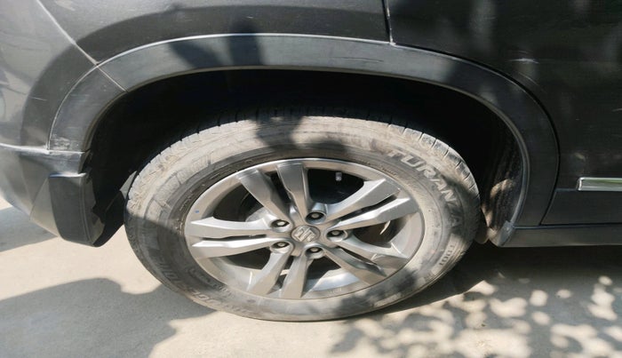 2016 Maruti Vitara Brezza ZDI, Diesel, Manual, 55,907 km, tyre