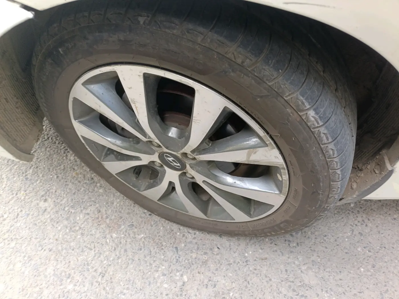 2013 Hyundai Verna FLUIDIC 1.6 VTVT EX, Petrol, Manual, 82,771 km, tyre