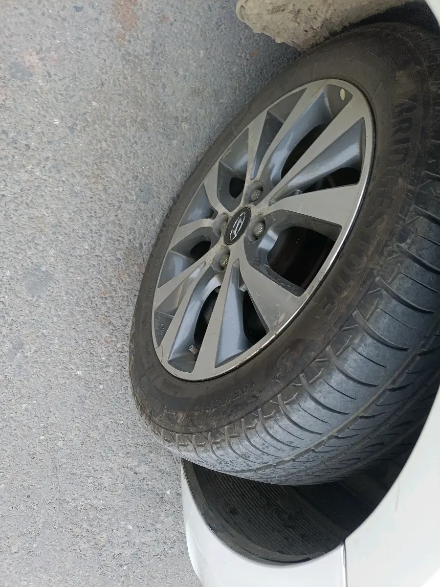 2013 Hyundai Verna FLUIDIC 1.6 VTVT EX, Petrol, Manual, 82,771 km, tyre