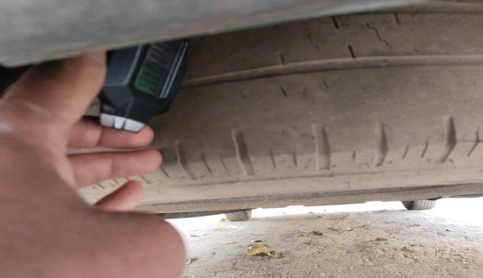 2023 KIA CARENS PREMIUM 1.5 DIESEL IMT 7 STR, Diesel, Manual, 1,73,913 km, tyre