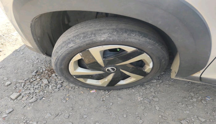 2021 Nissan MAGNITE XE, Petrol, Manual, 43,970 km, tyre