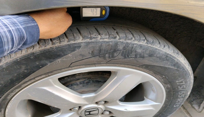 2011 Honda City 1.5L I-VTEC V MT, Petrol, Manual, 1,53,866 km, tyre