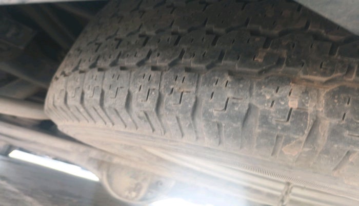 2018 Tata Hexa XE 4X2 7 STR, Diesel, Manual, 87,348 km, tyre