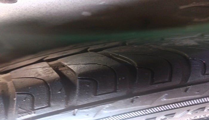 2016 Maruti Wagon R 1.0 VXI, Petrol, Manual, 26,129 km, tyre