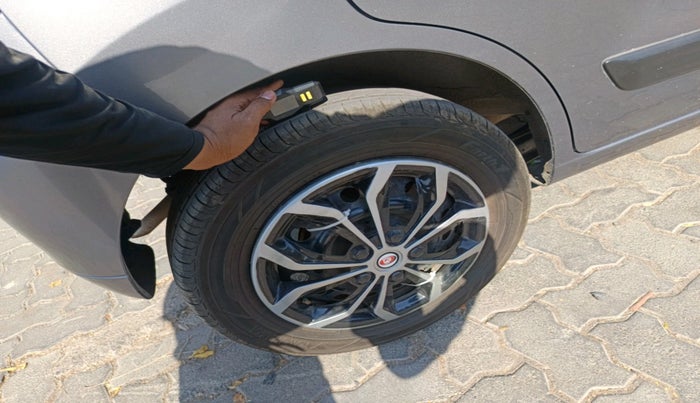 2016 Maruti Wagon R 1.0 VXI, Petrol, Manual, 26,129 km, tyre