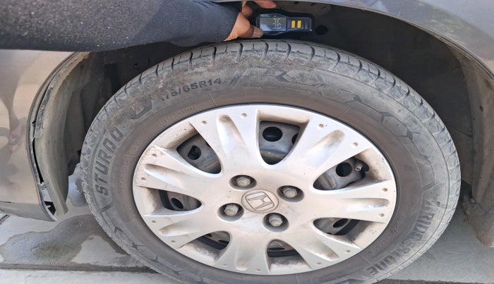 2017 Honda Amaze 1.2L I-VTEC S OPT, CNG, Manual, 1,32,957 km, tyre