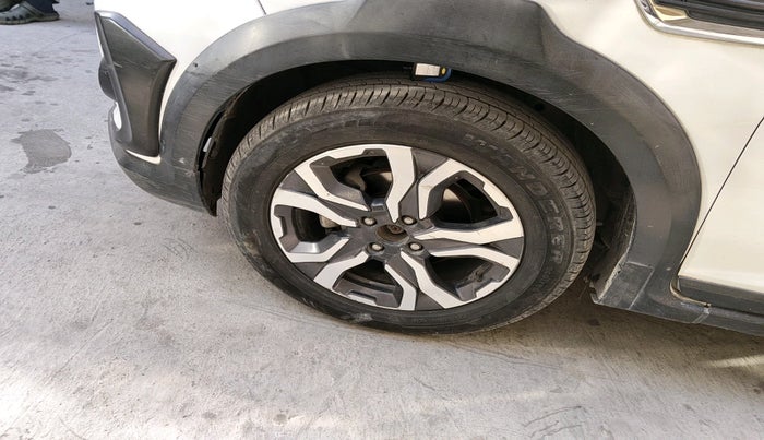 2019 Honda WR-V 1.5L I-DTEC VX MT, Diesel, Manual, 1,43,780 km, tyre