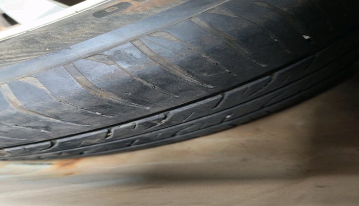 2010 Hyundai i20 ASTA 1.4 CRDI, Diesel, Manual, 1,49,696 km, tyre