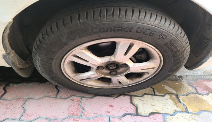 2010 Hyundai i20 ASTA 1.4 CRDI, Diesel, Manual, 1,49,696 km, tyre