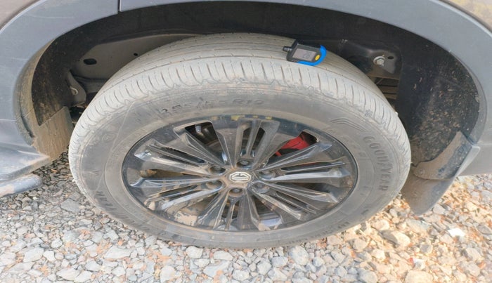 2024 MG GLOSTER Desertstorm 7 STR 2.0 Turbo 2WD, Diesel, Automatic, 35,950 km, tyre