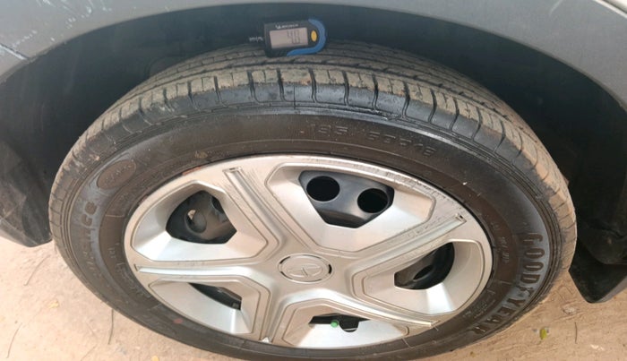 2020 Tata NEXON XZ PETROL, Petrol, Manual, 48,276 km, tyre