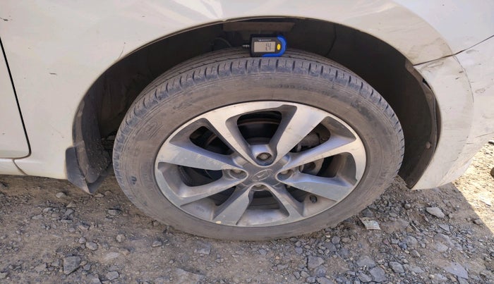 2016 Hyundai Elite i20 ASTA 1.2, Petrol, Manual, 32,923 km, tyre