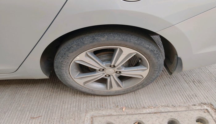 2017 Hyundai Verna 1.6 SX (O) CRDI MT, Diesel, Manual, 1,58,300 km, tyre