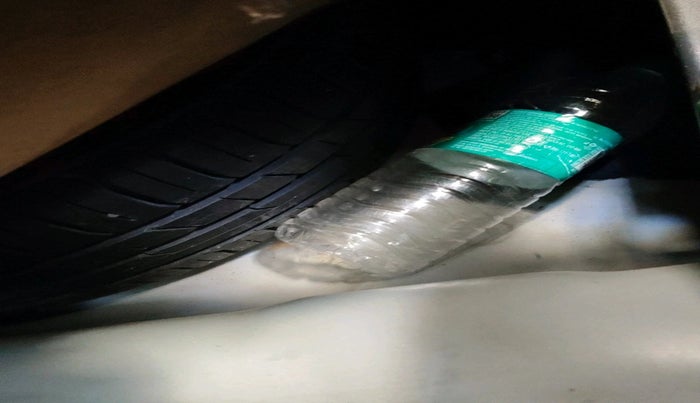 2017 Hyundai Verna 1.6 SX (O) CRDI MT, Diesel, Manual, 1,58,300 km, tyre