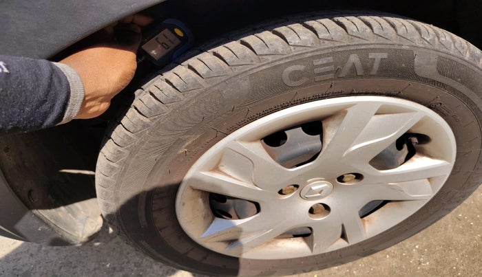 2022 Renault Kwid RXT 1.0 AMT (O), Petrol, Automatic, 10,906 km, tyre