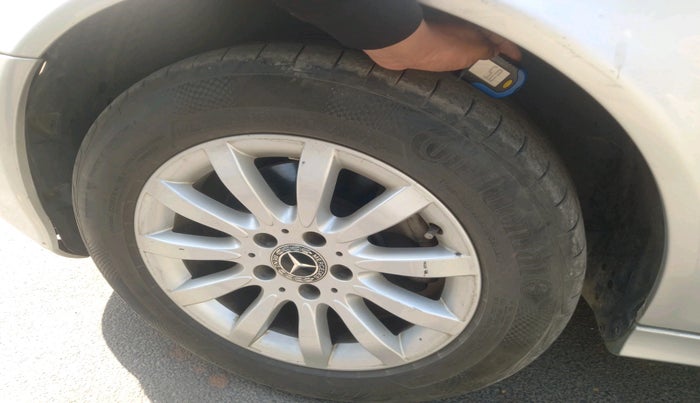 2009 Mercedes Benz E Class 280 CDI ELEGANCE, Diesel, Automatic, 72,884 km, tyre