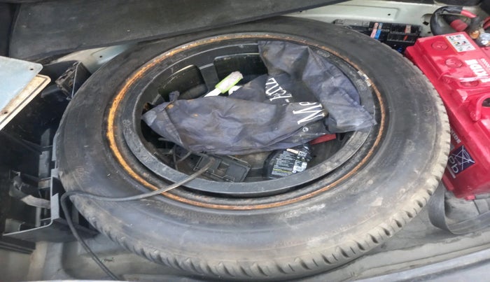 2009 Mercedes Benz E Class 280 CDI ELEGANCE, Diesel, Automatic, 72,884 km, tyre