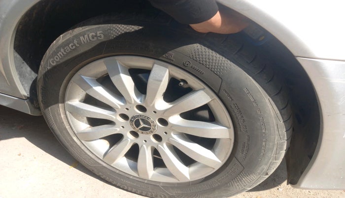 2009 Mercedes Benz E Class 280 CDI ELEGANCE, Diesel, Automatic, 72,884 km, tyre