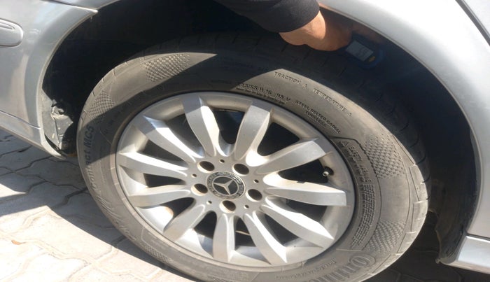 2009 Mercedes Benz E Class 280 CDI ELEGANCE, Diesel, Automatic, 72,884 km, tyre