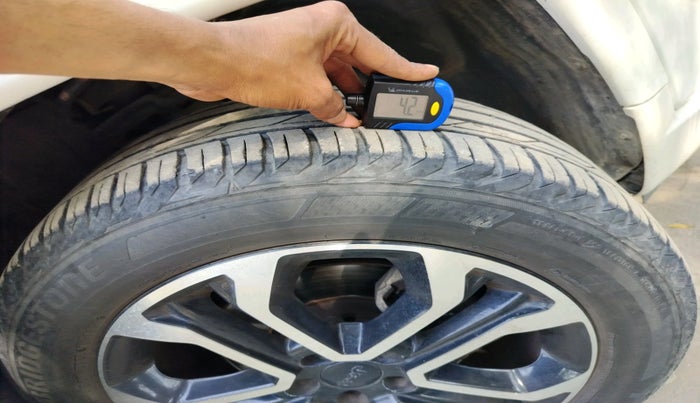 2021 Jeep Compass MODEL S (O) 1.4 PETROL DCT, Petrol, Automatic, 34,033 km, tyre