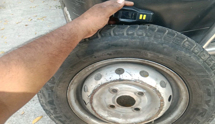 2011 Maruti Alto LXI, CNG, Manual, 82,747 km, tyre