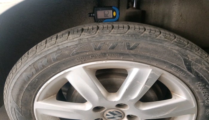 2011 Volkswagen Vento COMFORTLINE 1.6, Petrol, Manual, 52,202 km, tyre