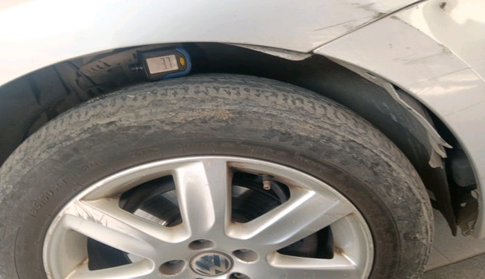 2011 Volkswagen Vento COMFORTLINE 1.6, Petrol, Manual, 52,202 km, tyre