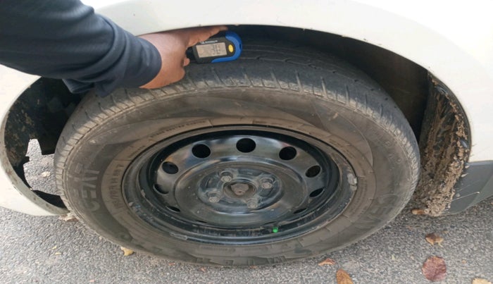 2011 Maruti Swift VDI, Diesel, Manual, 2,02,146 km, tyre