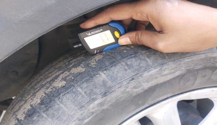 2016 Hyundai Creta SX 1.6 DIESEL, Diesel, Manual, 1,76,234 km, tyre