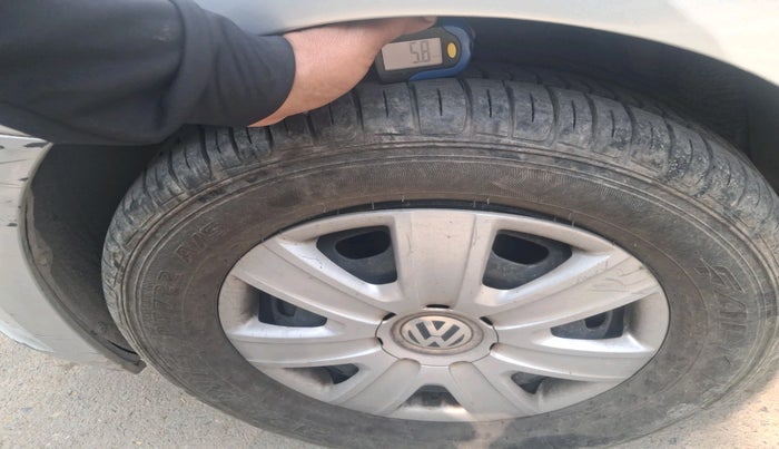 2011 Volkswagen Vento TRENDLINE 1.6, Petrol, Manual, 53,467 km, tyre