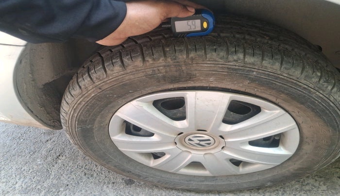 2011 Volkswagen Vento TRENDLINE 1.6, Petrol, Manual, 53,467 km, tyre