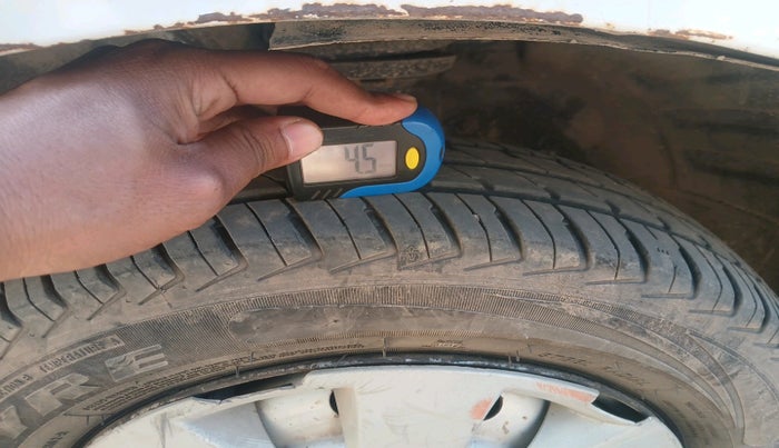 2014 Maruti Wagon R 1.0 LXI, CNG, Manual, 77,484 km, tyre