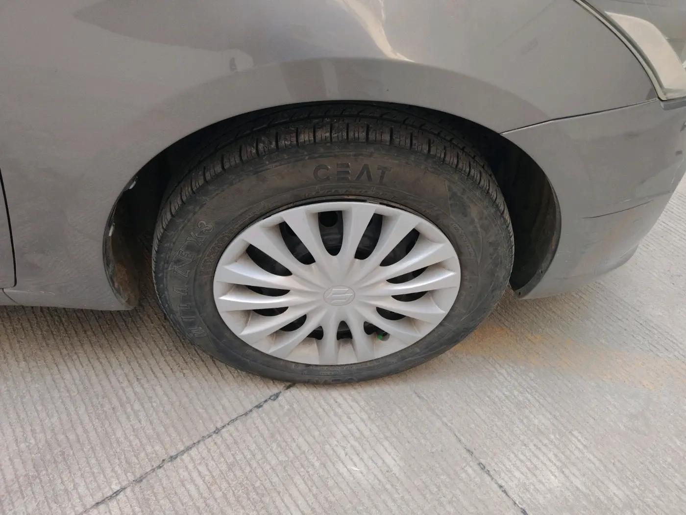 2016 Maruti Ciaz VXI+, Petrol, Manual, 70,902 km, tyre