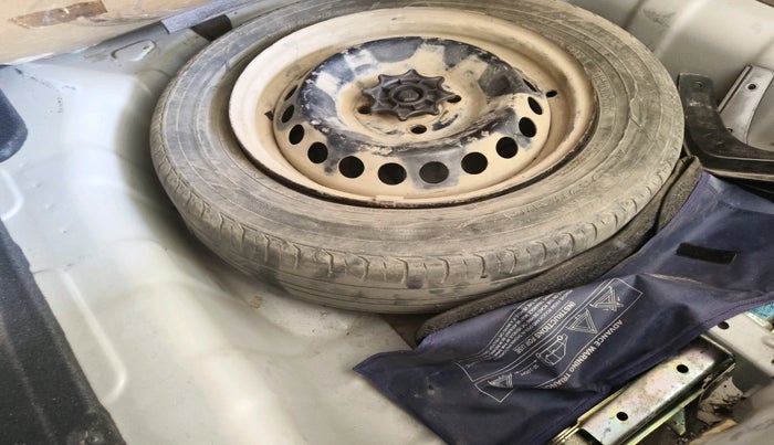 2016 Hyundai Xcent S 1.2, Petrol, Manual, 89,912 km, tyre