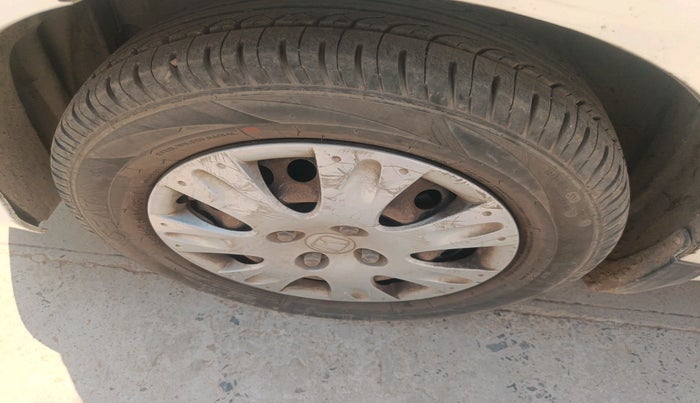 2016 Honda Amaze 1.2L I-VTEC SX, Petrol, Manual, 1,29,204 km, tyre