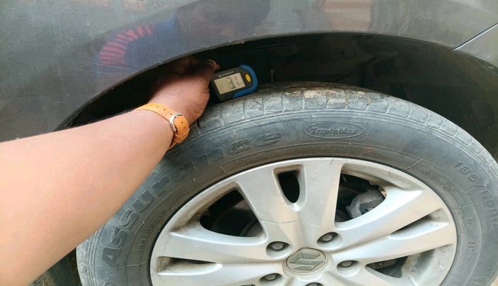 2016 Maruti Ertiga ZXI, Petrol, Manual, 11,696 km, tyre