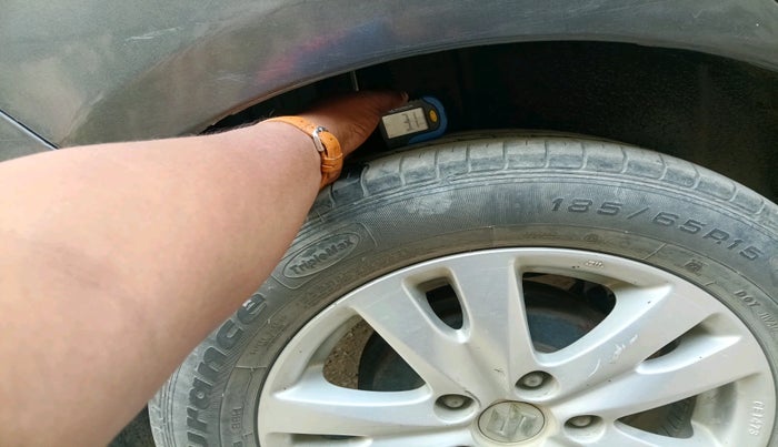 2016 Maruti Ertiga ZXI, Petrol, Manual, 11,696 km, tyre