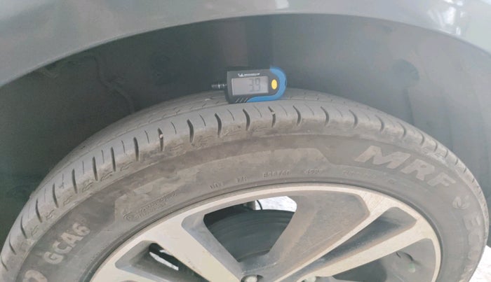 2024 Tata ALTROZ XZ PETROL, Petrol, Manual, 7,597 km, tyre